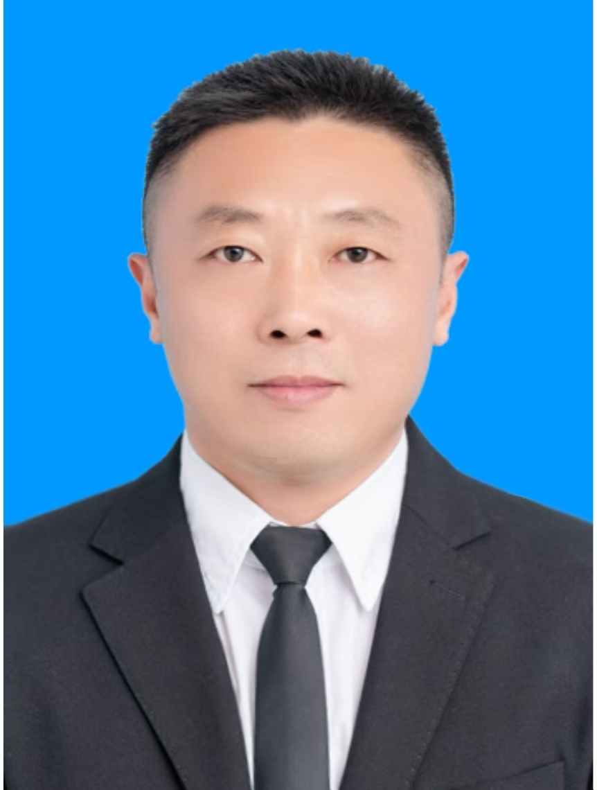 李勤.jpg 李勤.jpg