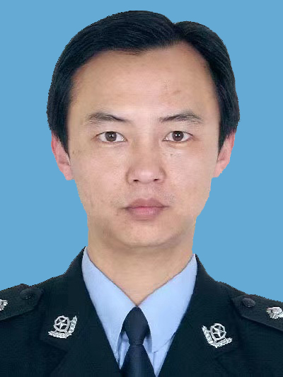 張偉.jpg 張偉.jpg